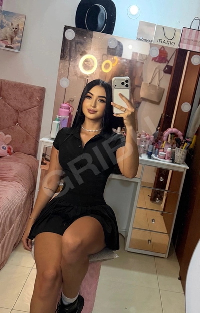 Hello my loves, I'm a beautiful Venezuelan model and actress. I'll be in this country for a few days and I'm available for you to enjoy my company. Write to me, it will be a passionate date. Have a good day.