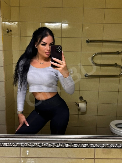 Only recent real photos
Have proofs
Apartments in center
DM in WhatsApp
Anal for extra cost
No calls !!only text