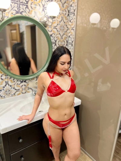 Hello my love, I am a hot but elegant Latina with a lot of energy, come to me and let's spend different moment  😈🥰