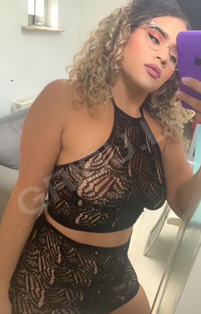 I´ll always make sure your deepest desires will come true, providing a relaxing, spontaneous, sexy and fun moment for both of us, it will make you forget anything else and just dive into passion and relaxation. All my services are amazingly done, as i love giving pleasure and living different adventures. What are you waiting for? See you soon.