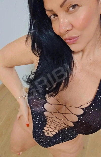 I am Nathalia, your best company to spend unforgettable moments, sexy, hot and very discreet for you who have exquisite tastes. I will wait for you in my private apartment, work by appointment, talk to me on WhatsApp. Thanks love
