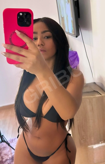 I m a beautiful woman Discreet, professional and empathetic, I perfectly understand the limits and needs of each encounter, providing a genuine, respectful and tailored companionship experience.