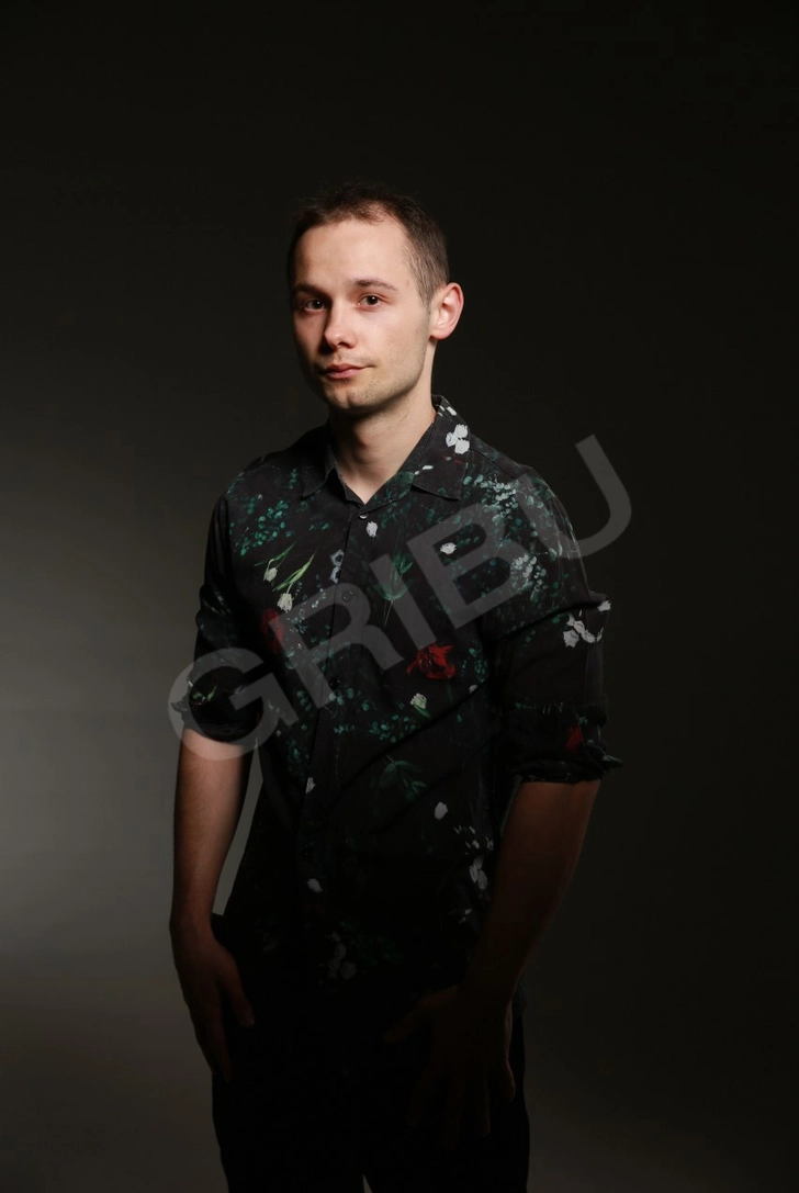 Advertisement (8383584) - Maksimus 13