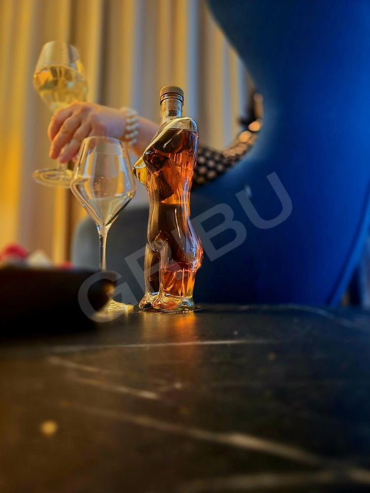 Advertisement (8773077) - karliseve 1