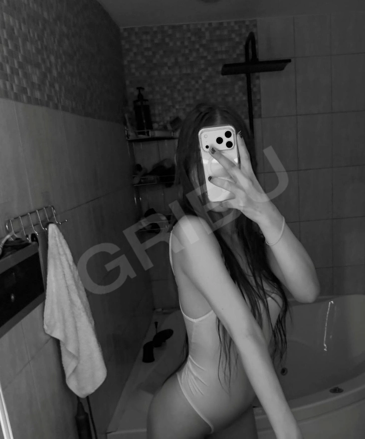 Advertisement (8814248) - HotWifeReal 3