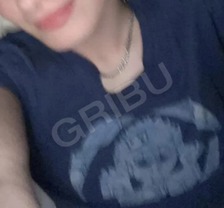 Advertisement (8849996) - janis04Janis 1