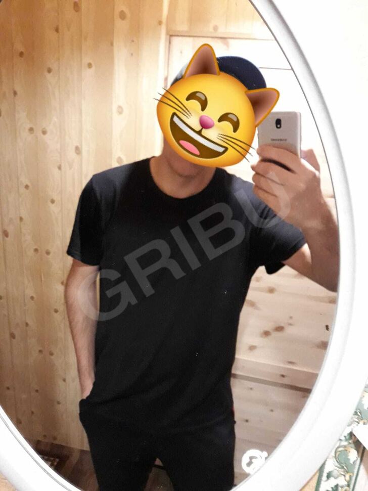 Advertisement (8797385) - Rickijs 1