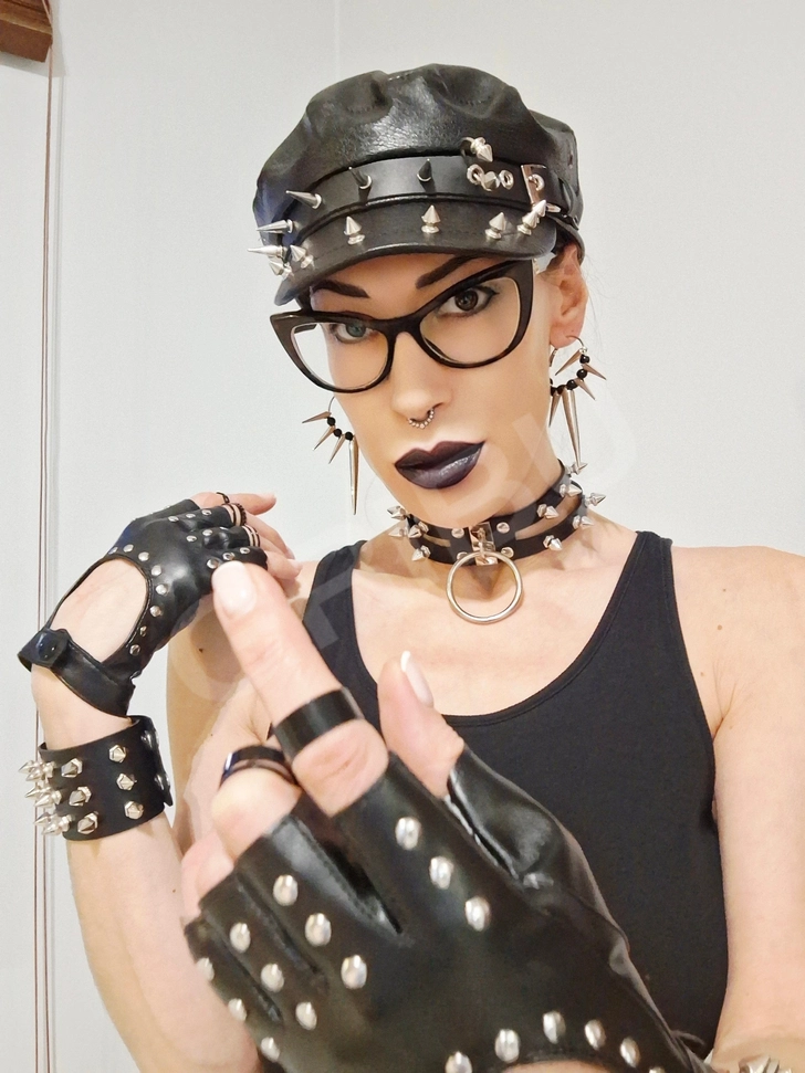 Advertisement (8586959) - MISTRESS_JULIA 89