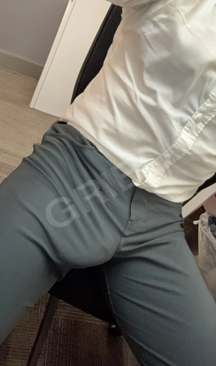 Advertisement (8429711) - Chriss 1