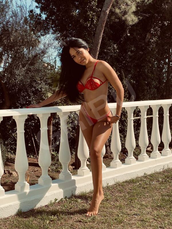 Candice5974394