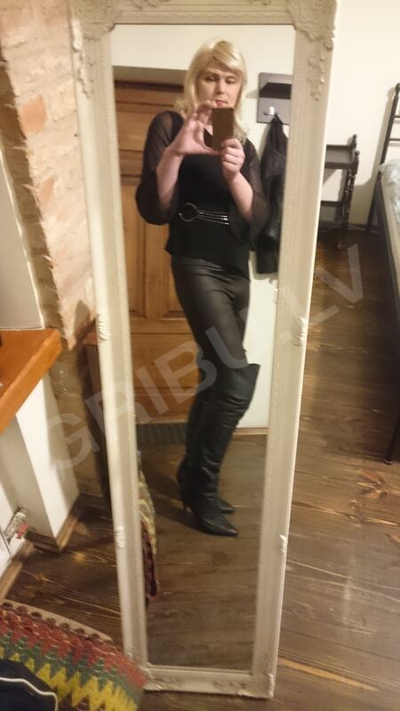 JuliaDiamond819205