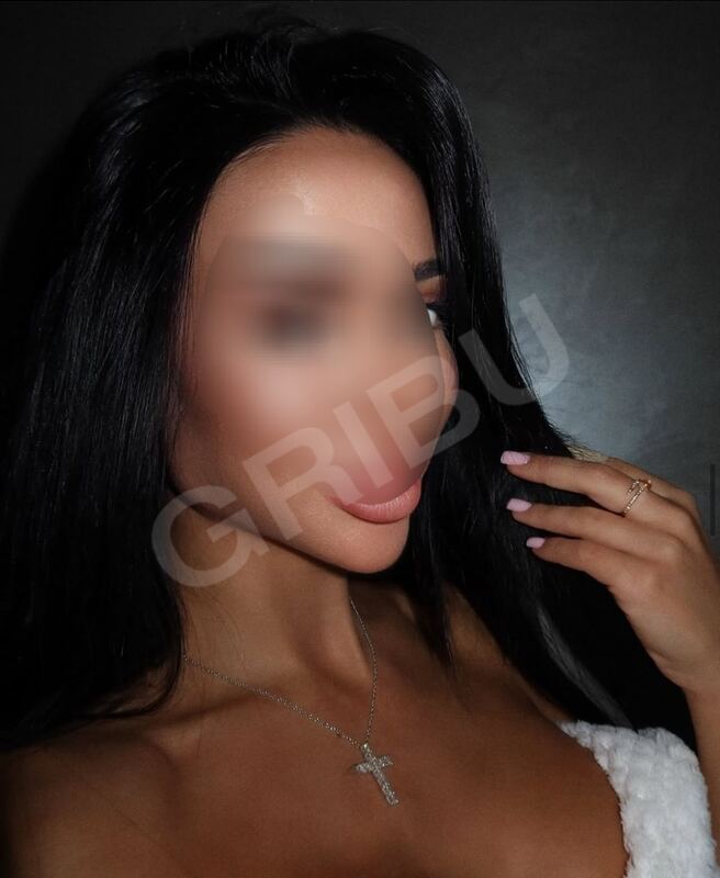 Emma19966027957