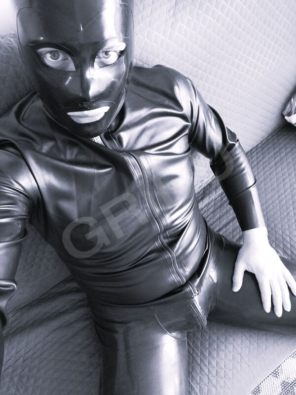 LatexxLover6207978