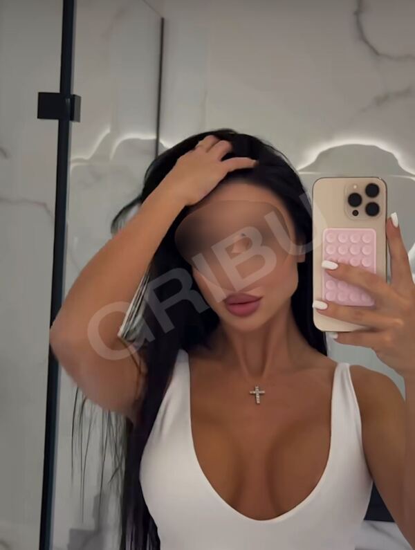 Emma19966027954