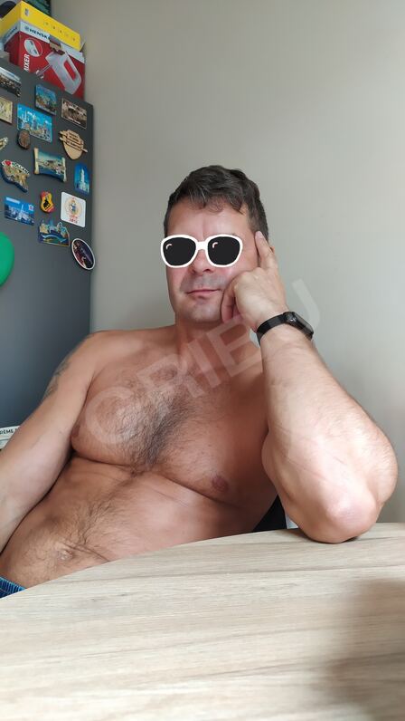 Klaus76034010