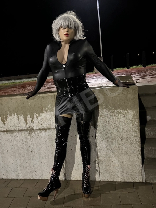 LatexDol69 4896392