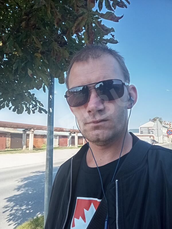 IHOR19895983665