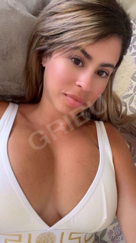 Nina256228049