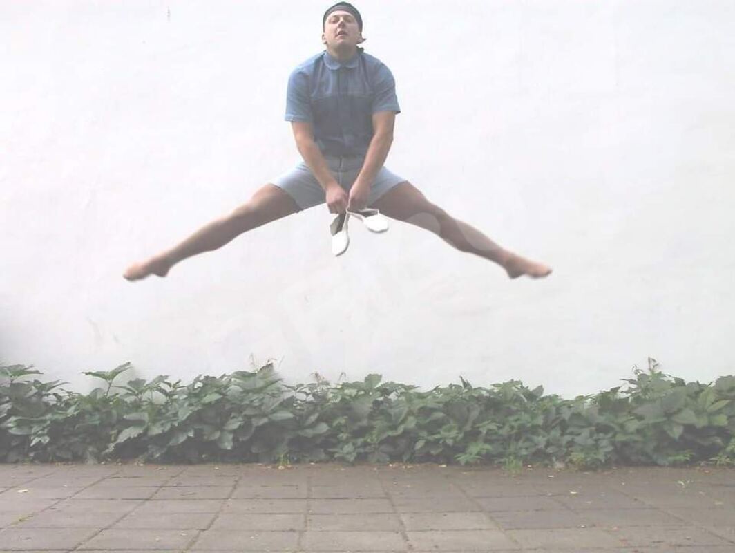 Balletdancer696034138