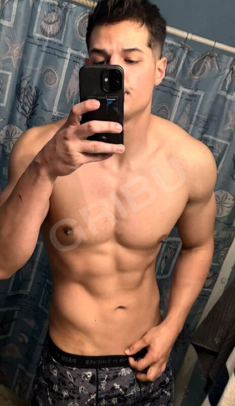 Sebastians695966404