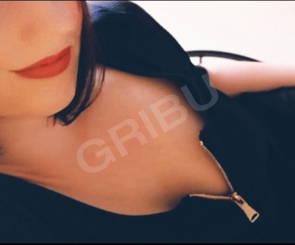Di895979151