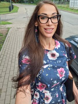JULIA TANTRA