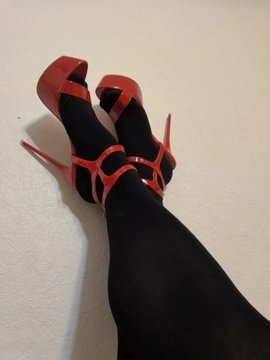 SilkyLegsDevotee