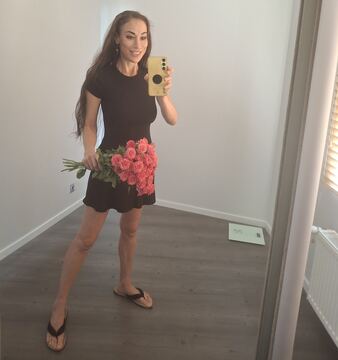 JULIA TANTRA