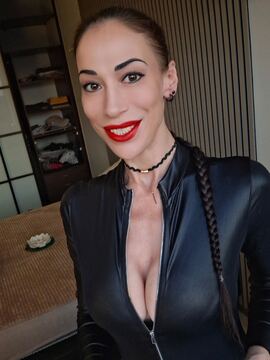 MISTRESS JULIA