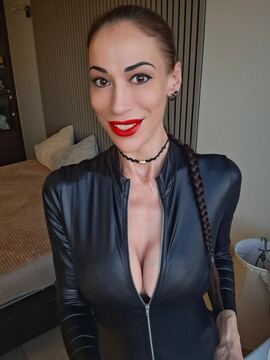 MISTRESS JULIA